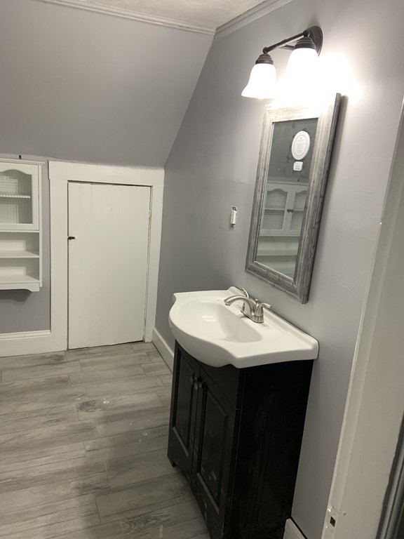 730-732 White Street Springfield, MA 01108 - Photo 5 of 12 Gallery Image 5