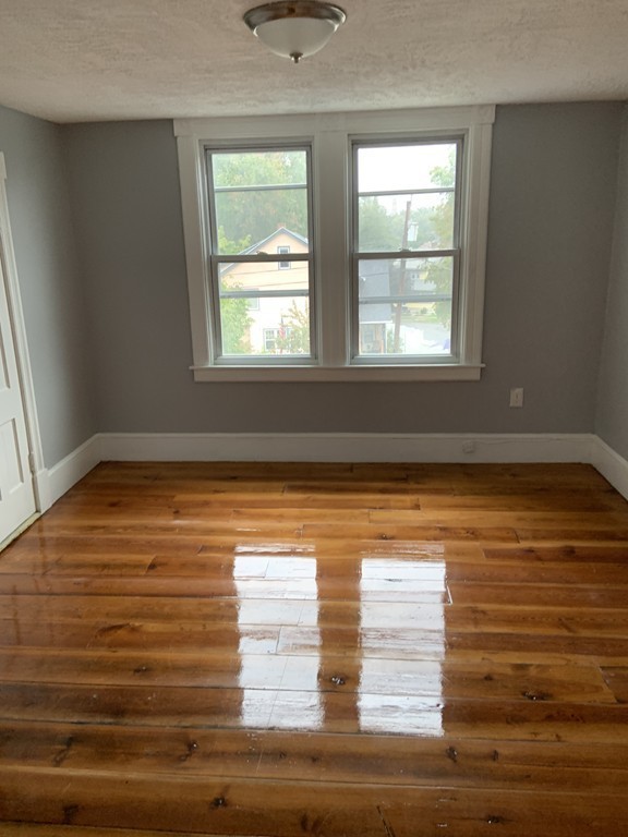 730-732 White Street Springfield, MA 01108 - Photo 8 of 12 Gallery Image 8