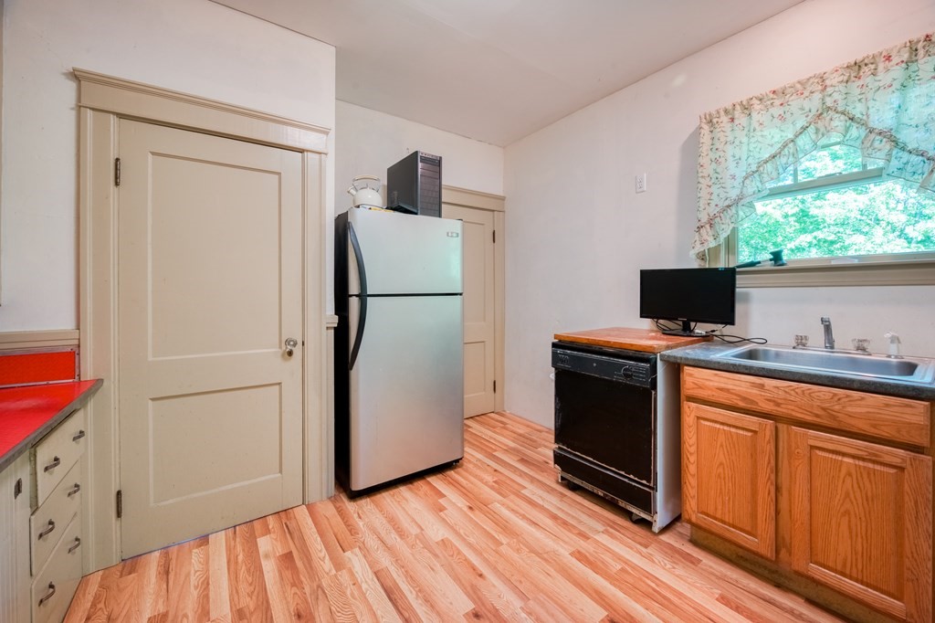 14 Balder Road Worcester, MA 01605 - Photo 8 of 24