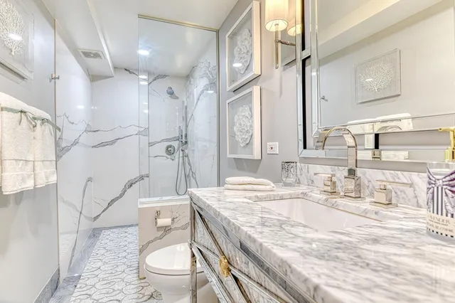 $549,000 | 220 East 73rd Street, Unit 1A | Lenox Hill