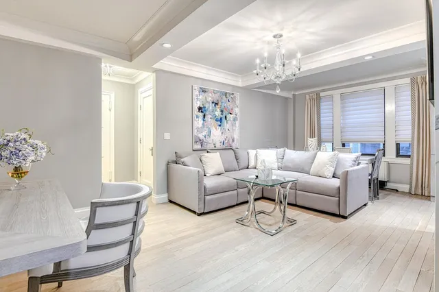 $549,000 | 220 East 73rd Street, Unit 1A | Lenox Hill