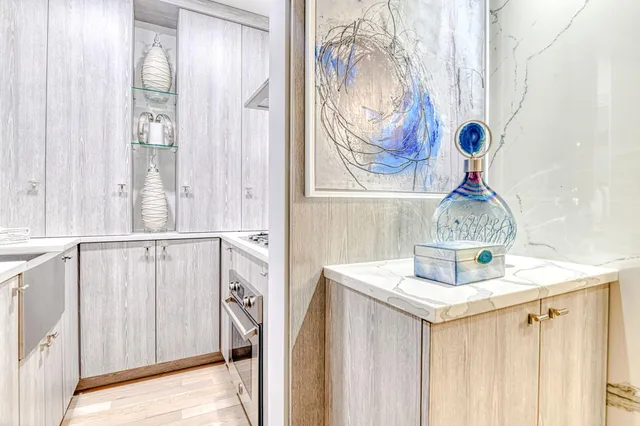 $549,000 | 220 East 73rd Street, Unit 1A | Lenox Hill