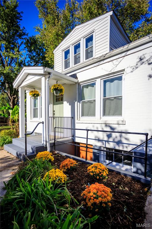 715 Erskine Avenue St. Louis, MO 63125 - Photo 3 of 21