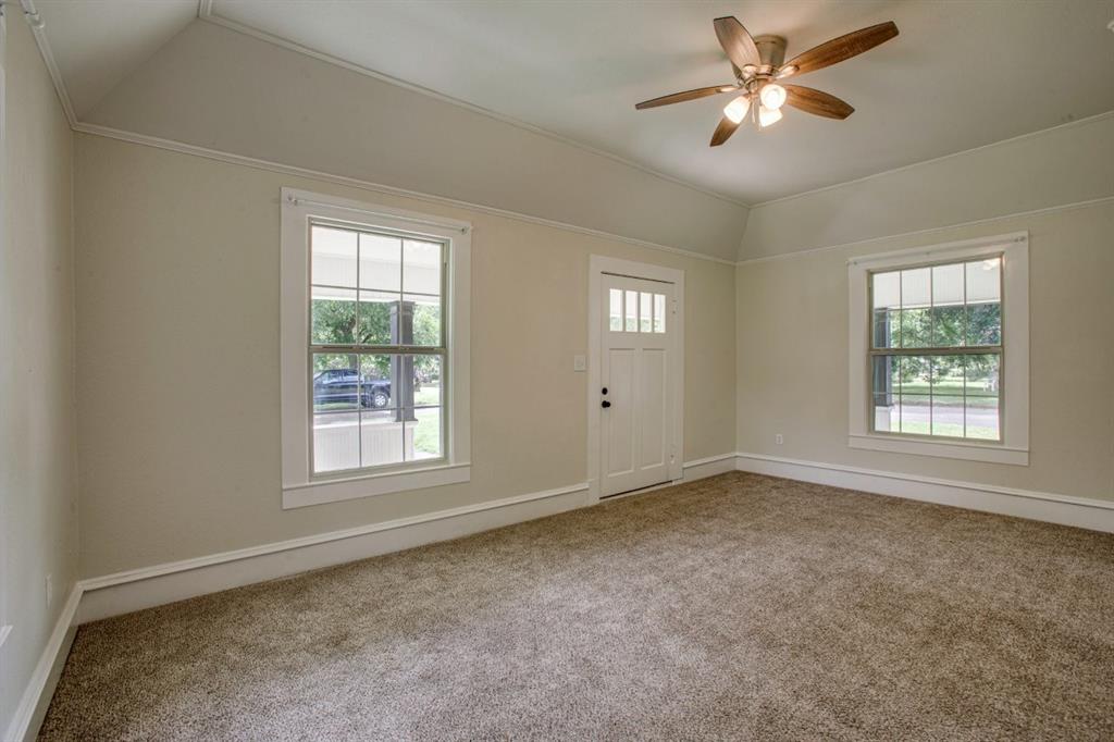301 Madison Street Cleburne, TX 76033 - Photo 10 of 30