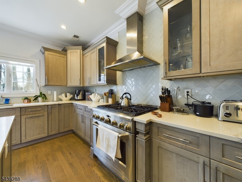 301 Garrett Road Mountainside, NJ 07092 - Photo 11 of 42
