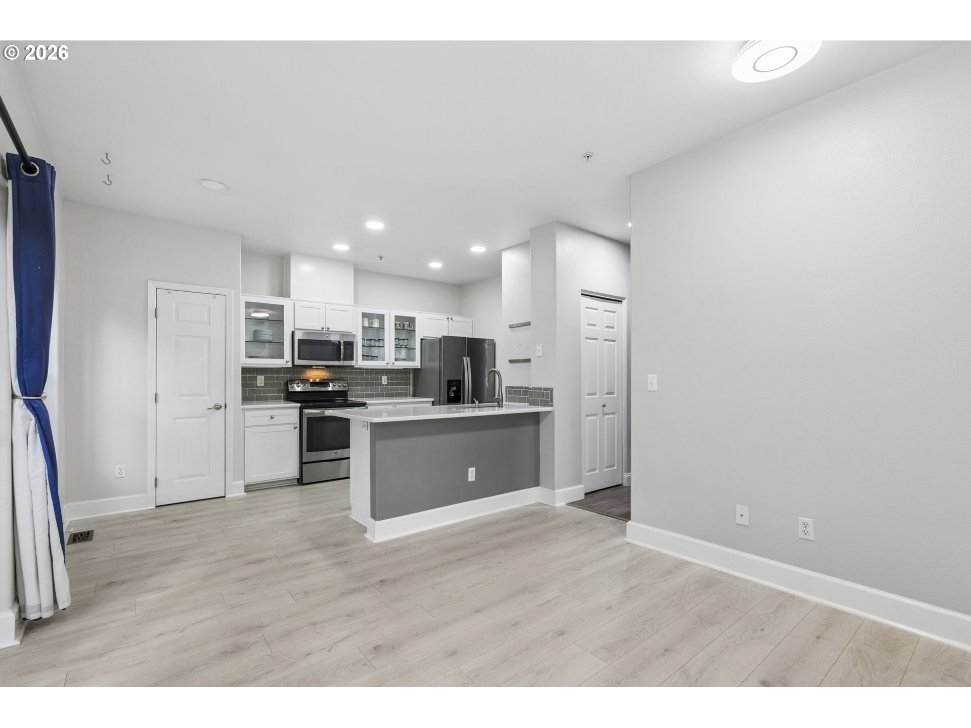 14172 Southwest Barrows Road, Unit 1 Portland, OR 97223 - Photo 14 of 38
