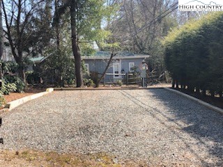 104 Pine Valley Road Newland, NC 28657 - Photo 3 of 10 Gallery Image 3