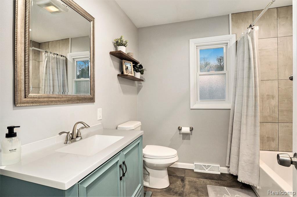 3348 Perryville Road Ortonville, MI 48462 - Photo 11 of 25 Gallery Image 11