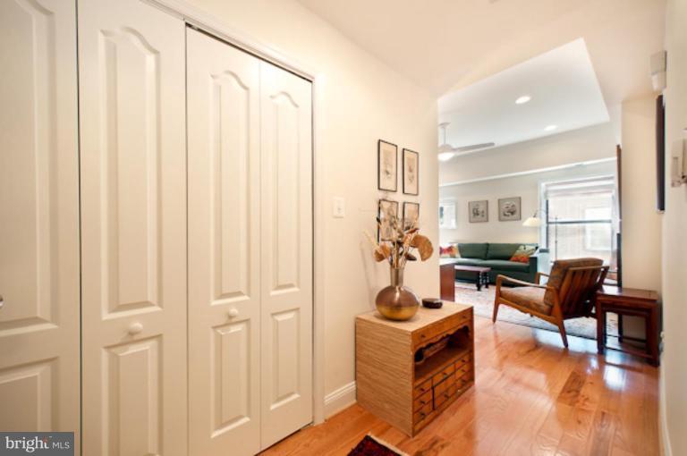 1437 Spring Road Northwest, Unit 32 Washington, DC 20010 - Photo 2 of 15 Entrance / Foyer