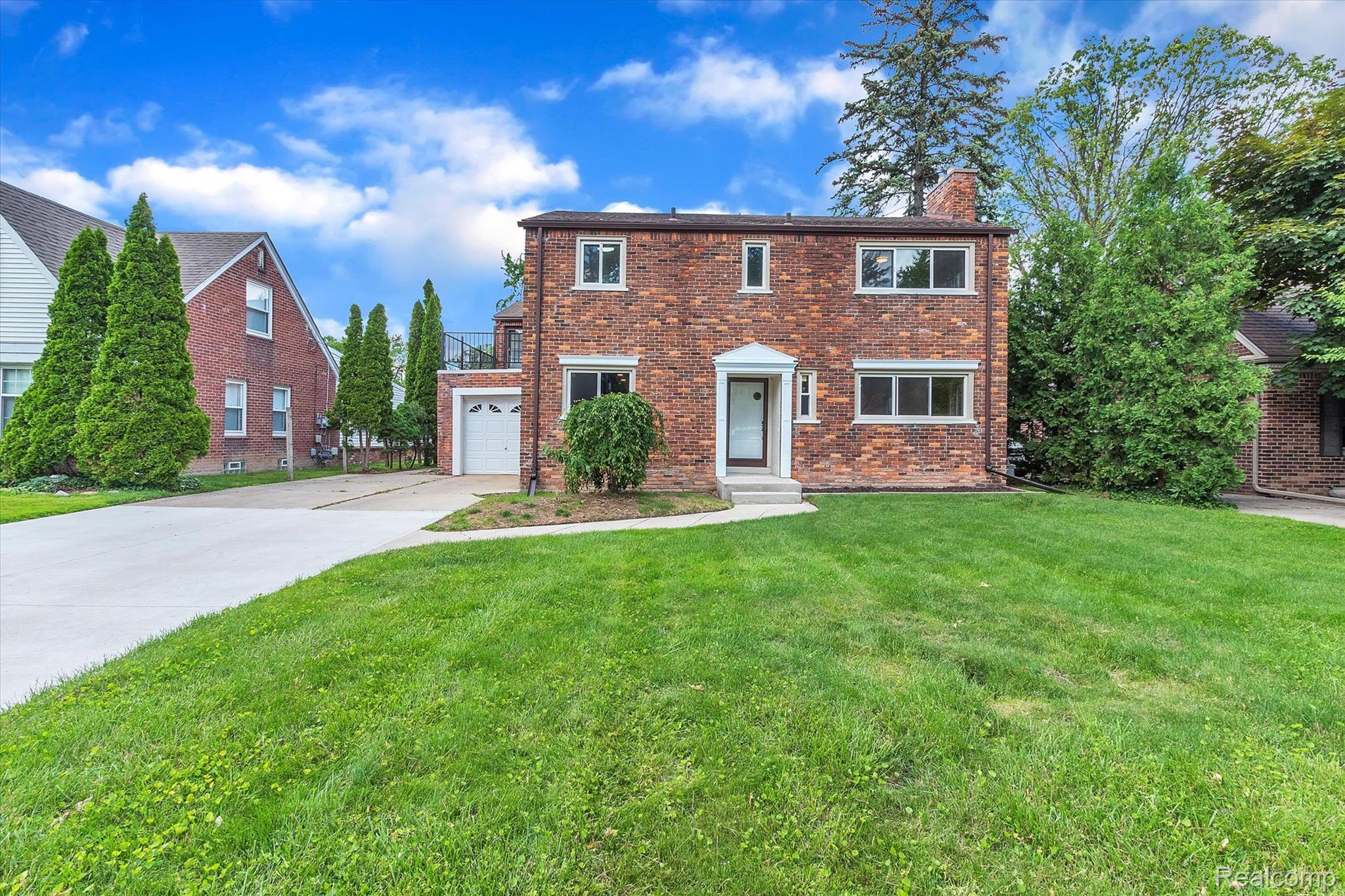 1058 Roslyn Road Grosse Pointe, MI 48236 - Photo 1 of 43 Gallery Image 1