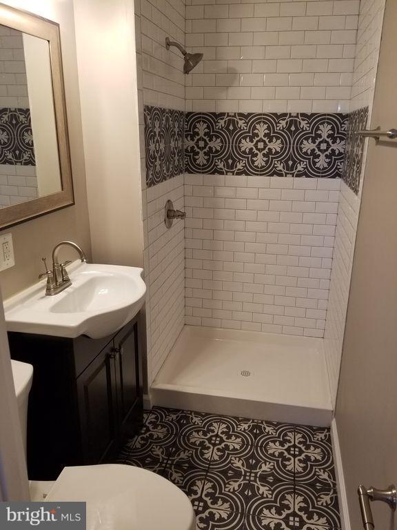 14403 Innsbruck Court, Unit 3V Silver Spring, MD 20906 - Photo 20 of 30 Bath (Master)