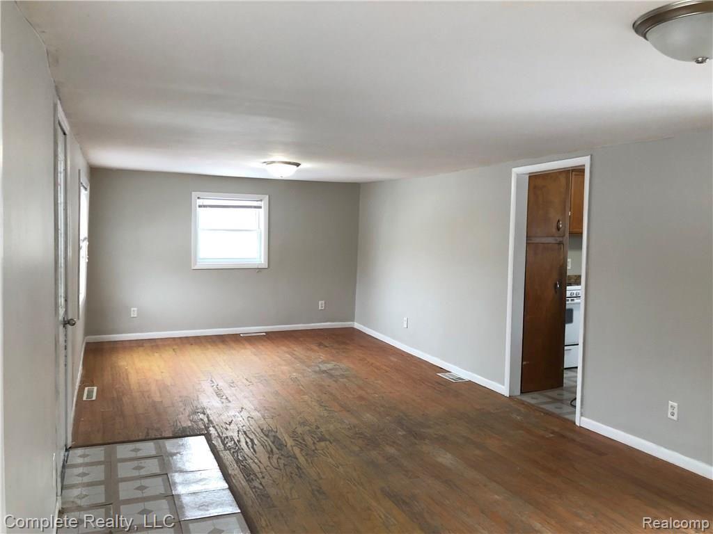 1065 South Oak Road Davison, MI 48423 - Photo 5 of 25 2018-01-21 12.28