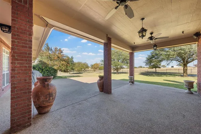 $799,900 | 188 Twin Bends Road, Crawford, TX 76638