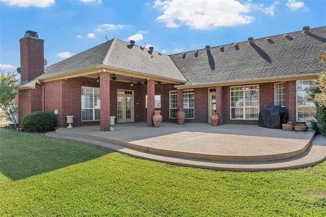 $799,900 | 188 Twin Bends Road, Crawford, TX 76638