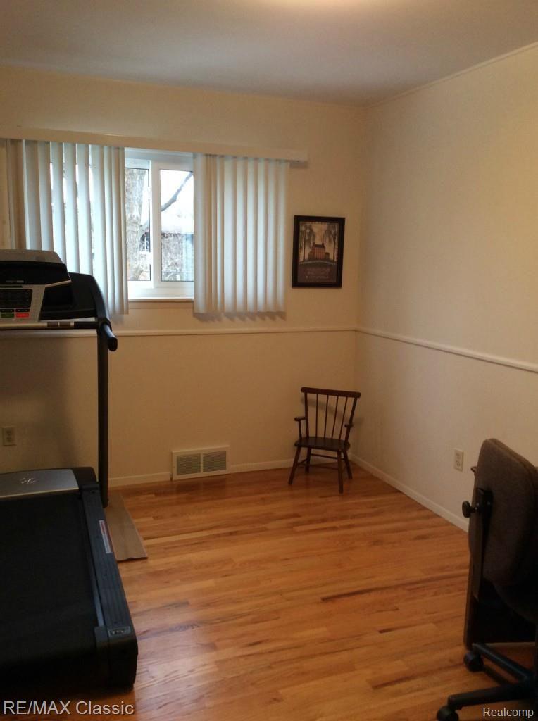 44171 Brandywyne Road Canton, MI 48187 - Photo 16 of 32 099 - Copy (2).jpg