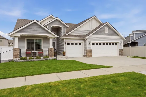$575,000 | 2718 West Pkwy Drive, Spokane, WA 99208
