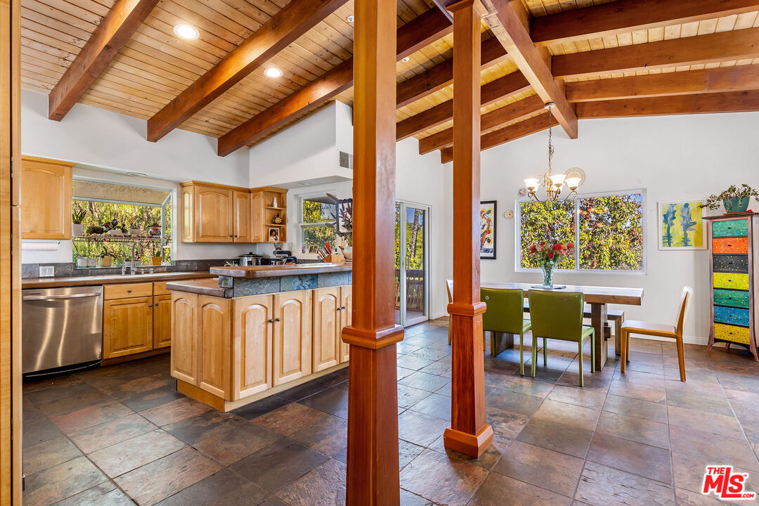 2716 Halsey Road Topanga, CA 90290 - Photo 9 of 51