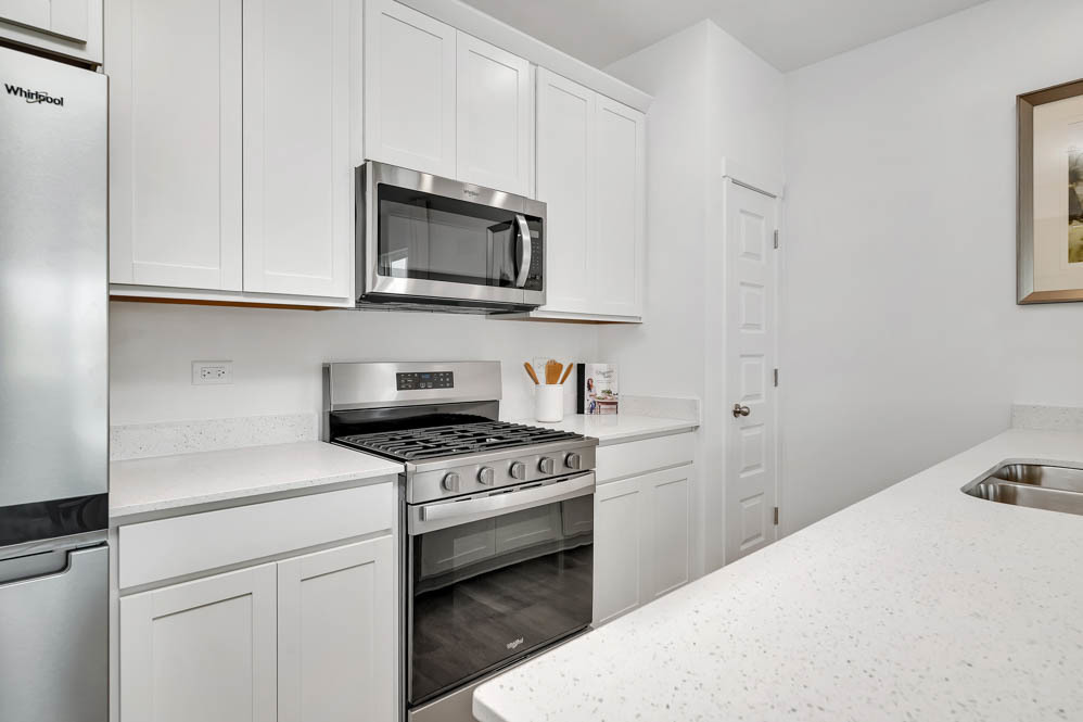 2253 Barbera Road Oswego, IL 60543 - Photo 9 of 22