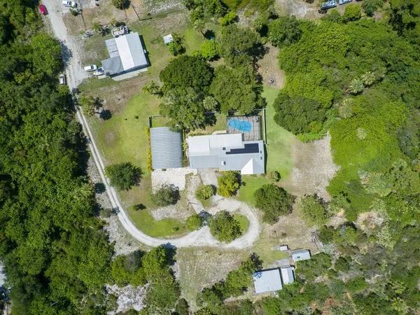 $5,800 | 725 Southwest 4th Avenue Southwest, Vero Beach, FL 32962