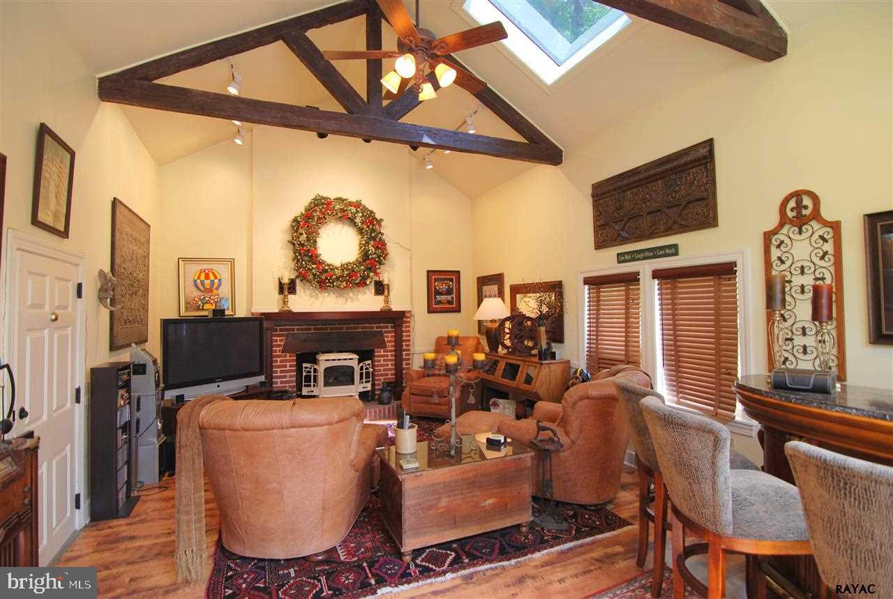 4038 Old Orchard Road York, PA 17402 - Photo 4 of 36 Gallery Image 4