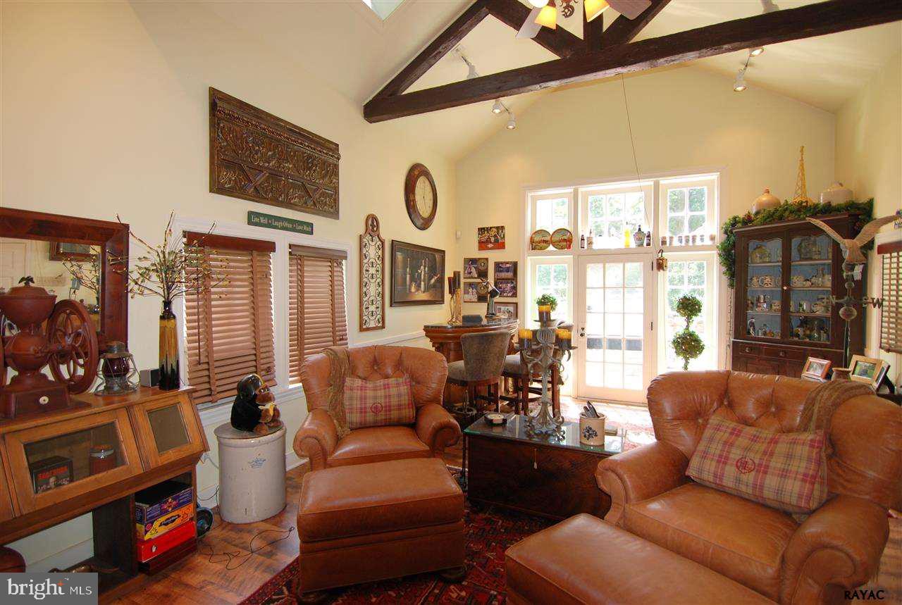 4038 Old Orchard Road York, PA 17402 - Photo 5 of 36 Gallery Image 5