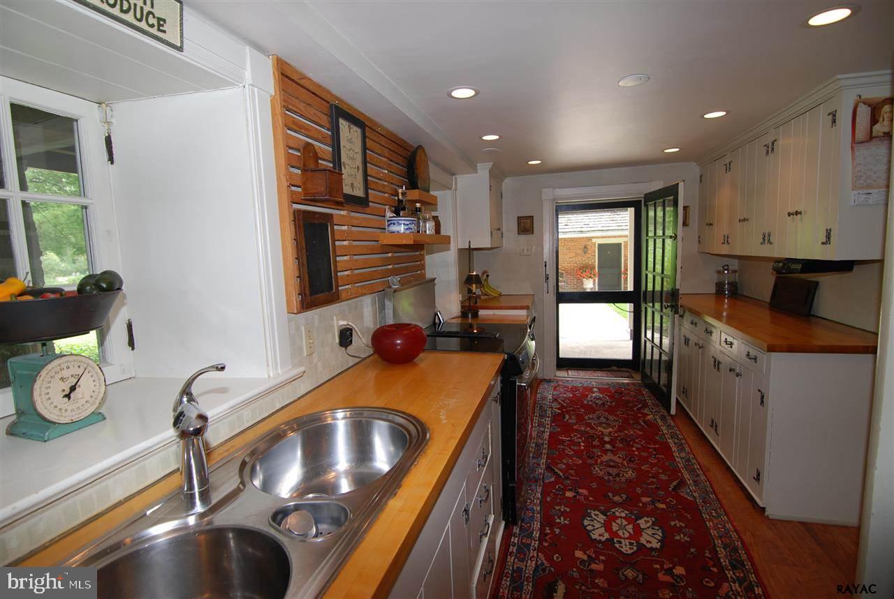 4038 Old Orchard Road York, PA 17402 - Photo 7 of 36 Gallery Image 7