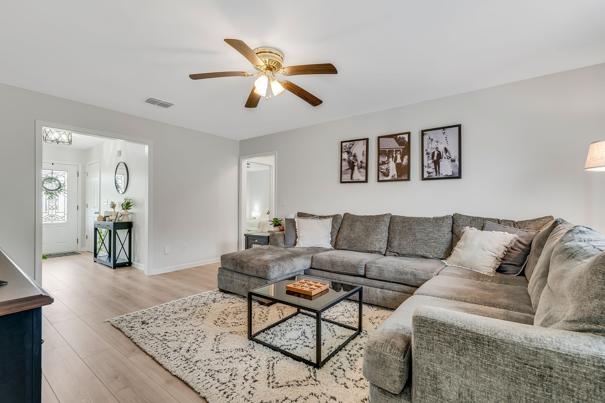 1286 Norton Road Manchester, TN 37355 - Photo 8 of 31 a living room with furniture and a rug