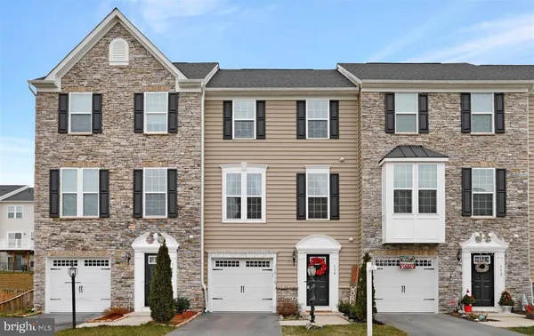 $2,349 | 114 Chamomile Court, White Post, VA 22663