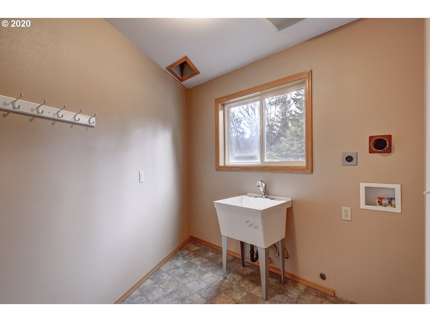 43 Nash Road White Salmon, WA 98672 - Photo 24 of 29 Gallery Image 24