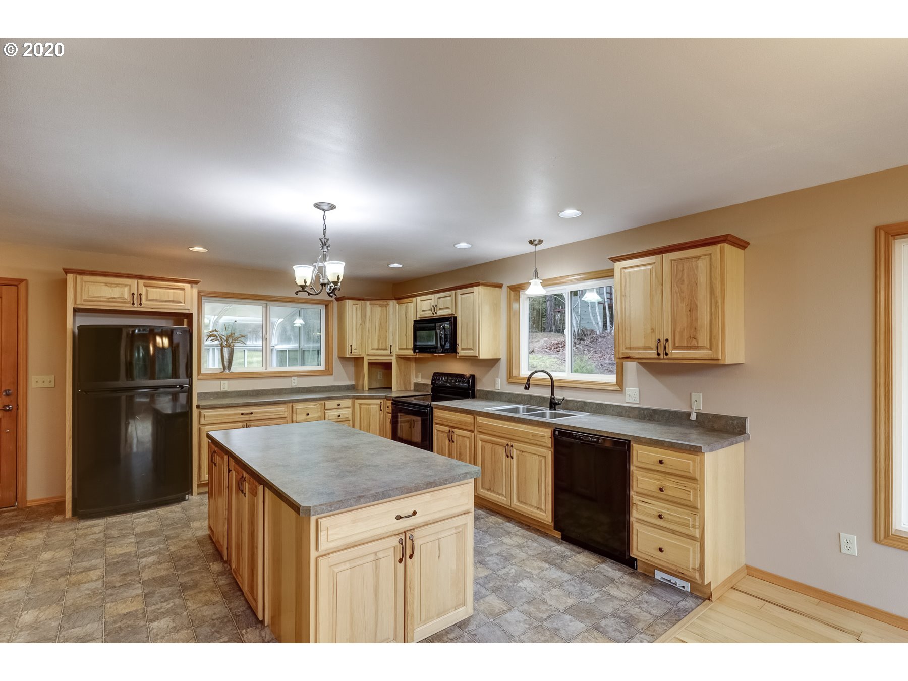 43 Nash Road White Salmon, WA 98672 - Photo 8 of 29 Gallery Image 8