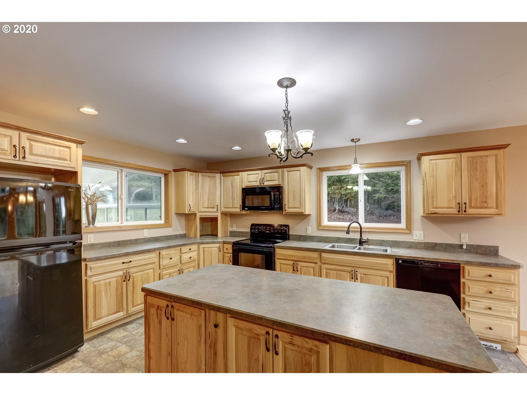 43 Nash Road White Salmon, WA 98672 - Photo 9 of 29 Gallery Image 9
