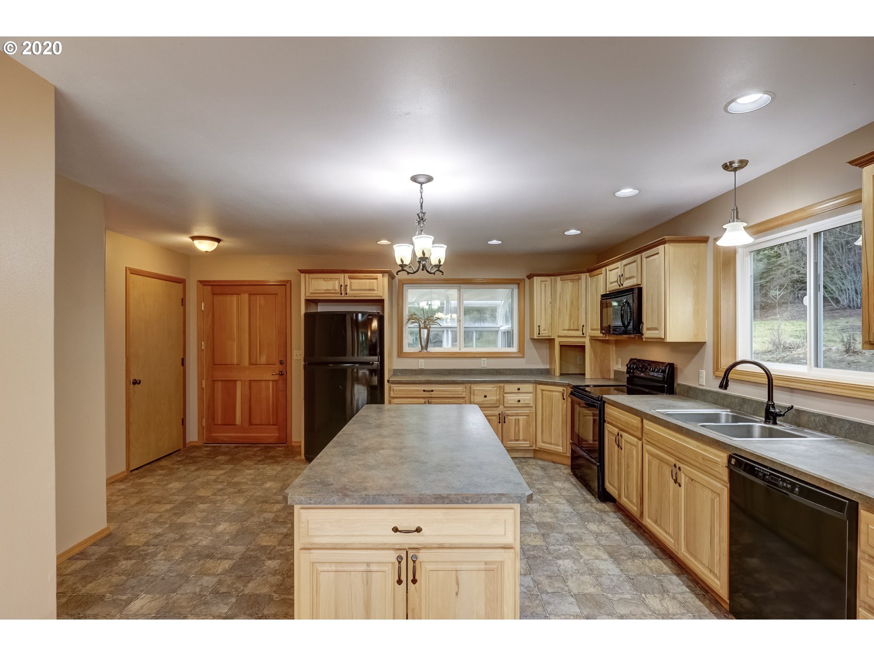 43 Nash Road White Salmon, WA 98672 - Photo 10 of 29 Gallery Image 10