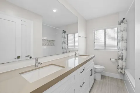 $1,300,000 | 4240 Northeast 22nd Terrace, Lighthouse Point, FL 33064