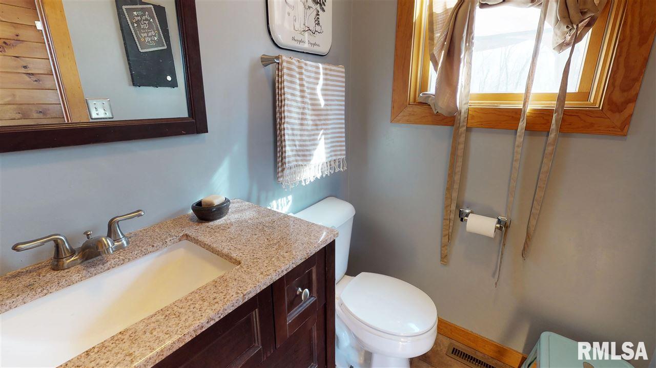 24945 Spring Creek Road Washington, IL 61571 - Photo 16 of 36 Gallery Image 16