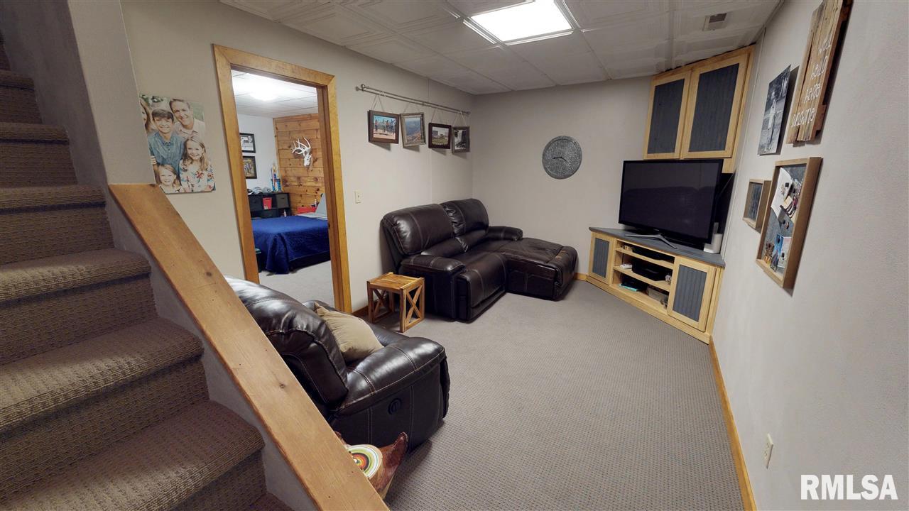 24945 Spring Creek Road Washington, IL 61571 - Photo 24 of 36 Gallery Image 24