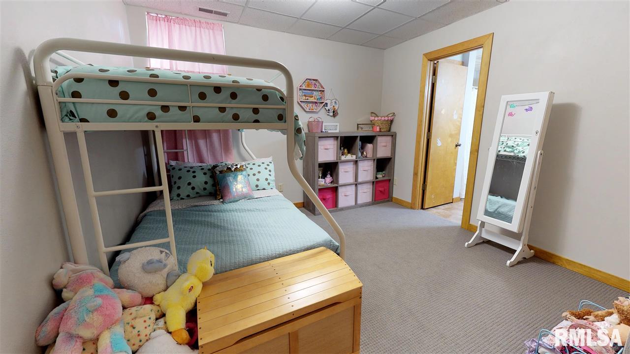 24945 Spring Creek Road Washington, IL 61571 - Photo 28 of 36 Gallery Image 28