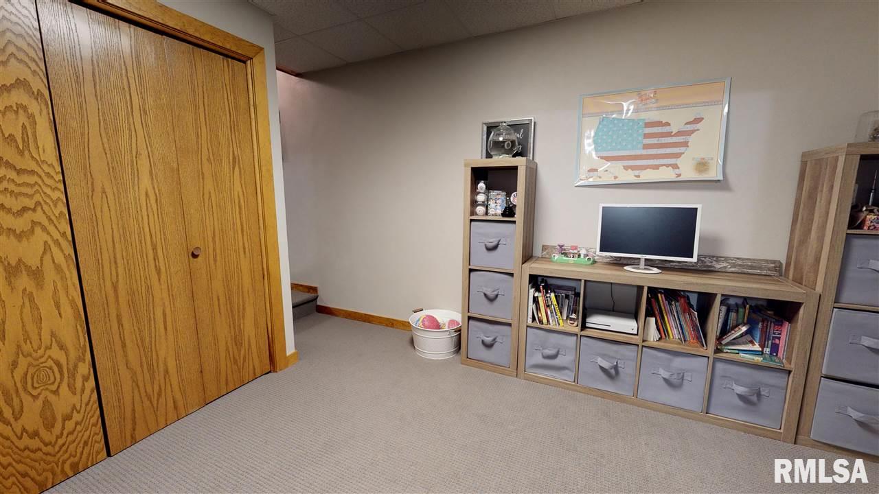 24945 Spring Creek Road Washington, IL 61571 - Photo 30 of 36 Gallery Image 30