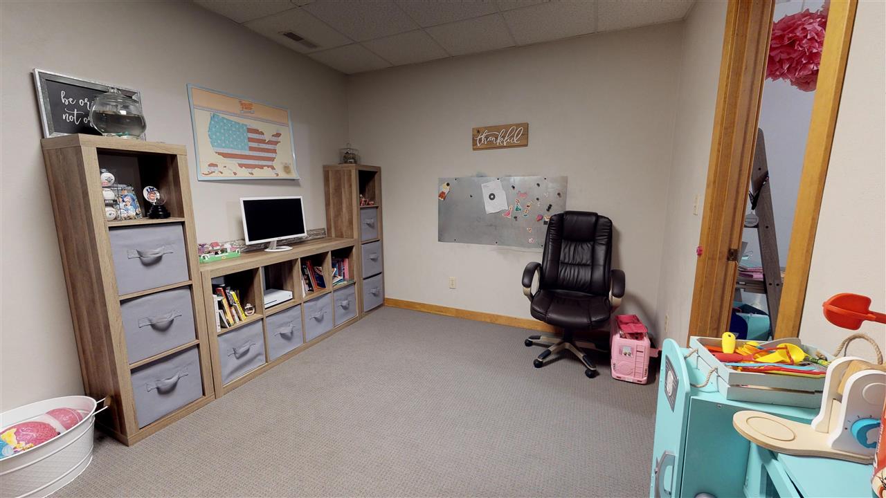 24945 Spring Creek Road Washington, IL 61571 - Photo 31 of 36 Gallery Image 31