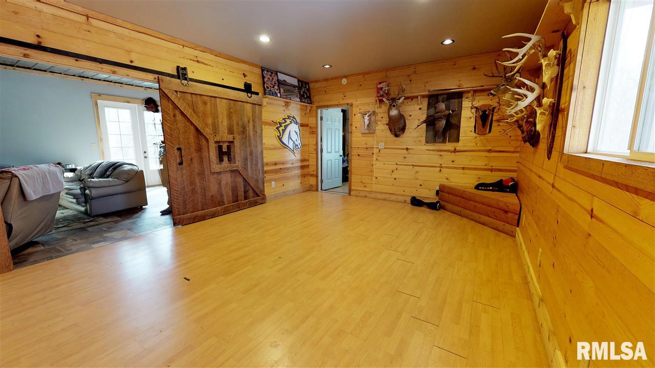24945 Spring Creek Road Washington, IL 61571 - Photo 32 of 36 Gallery Image 32