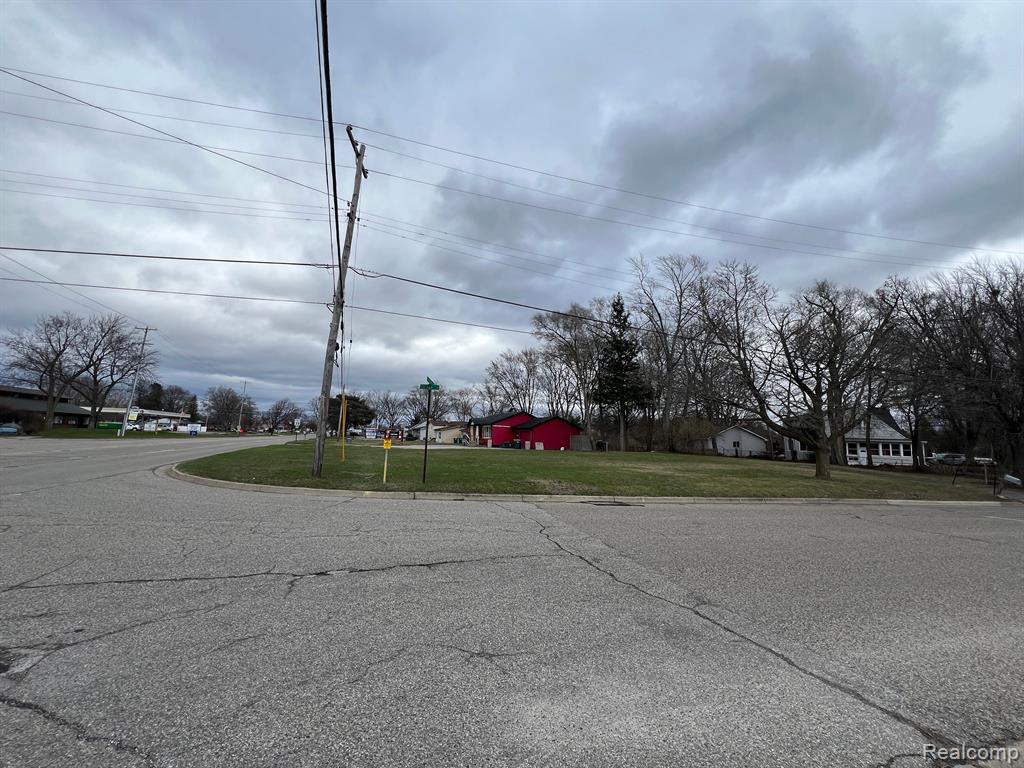 1436 East Pierson Road Flushing, MI 48433 - Photo 10 of 12