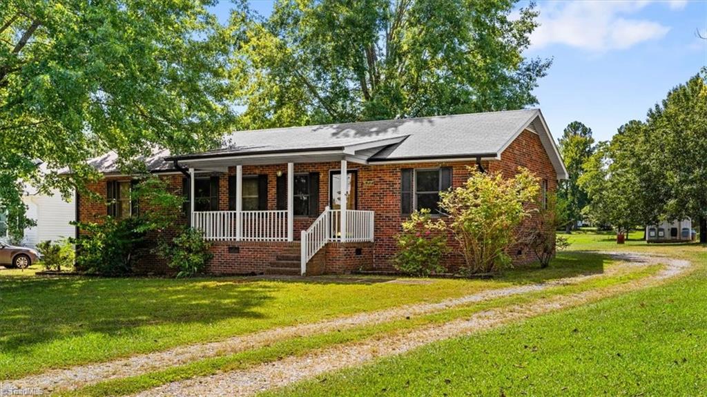 522 East Raleigh Avenue Liberty, NC 27298 - Photo 2 of 36 Gallery Image 2