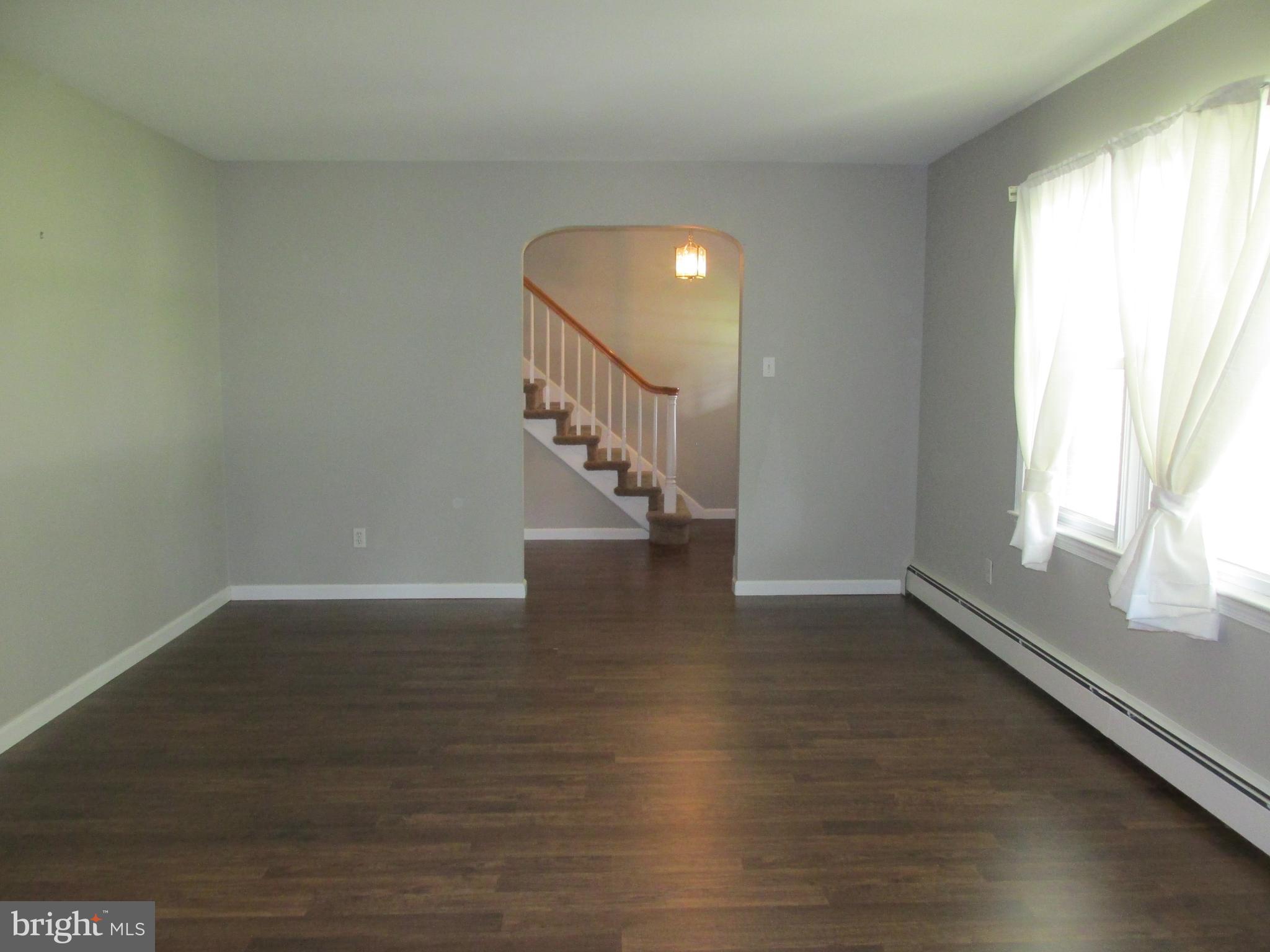 204 Glendale Road Havertown, PA 19083 - Photo 4 of 17