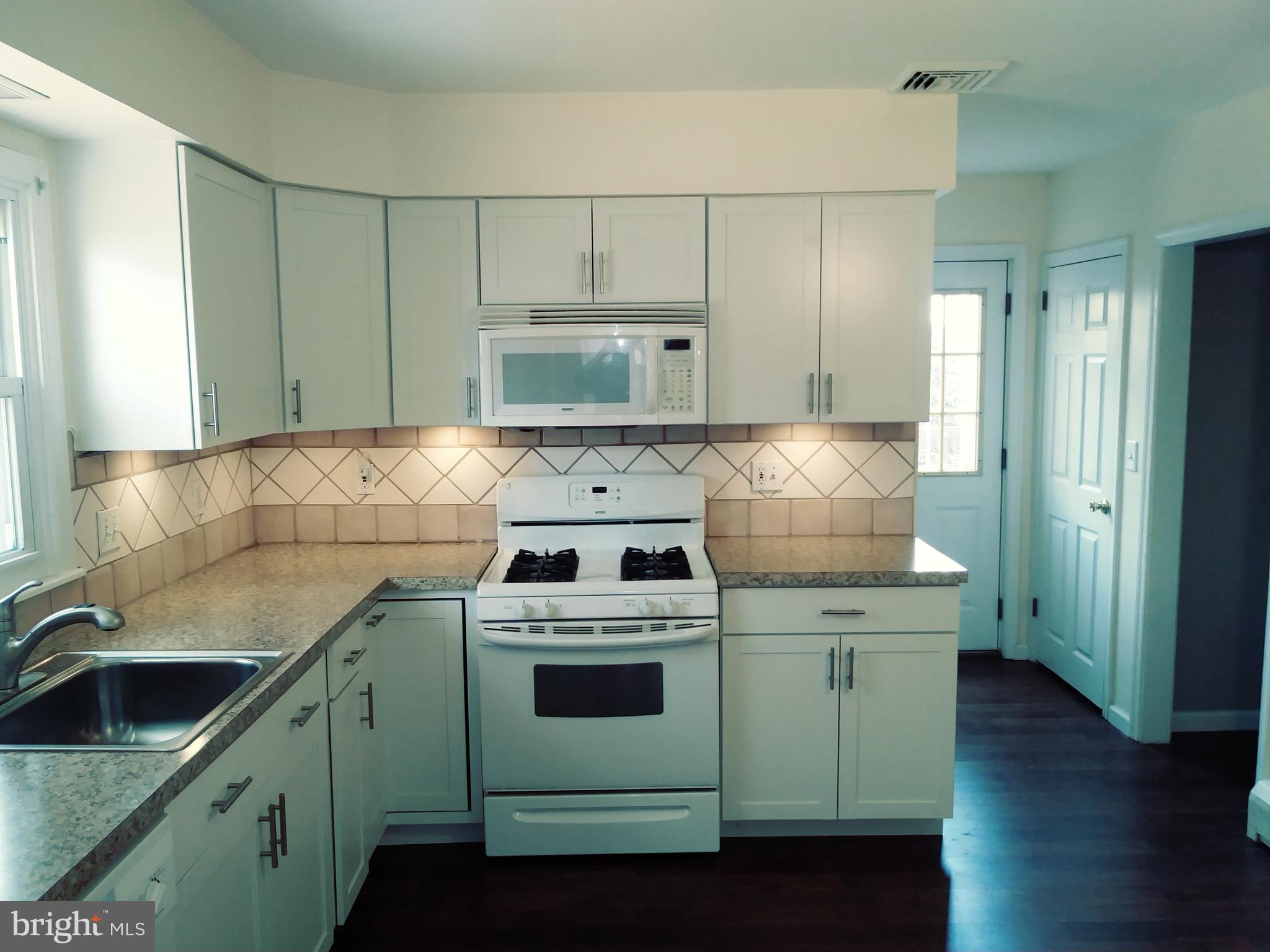 204 Glendale Road Havertown, PA 19083 - Photo 6 of 17