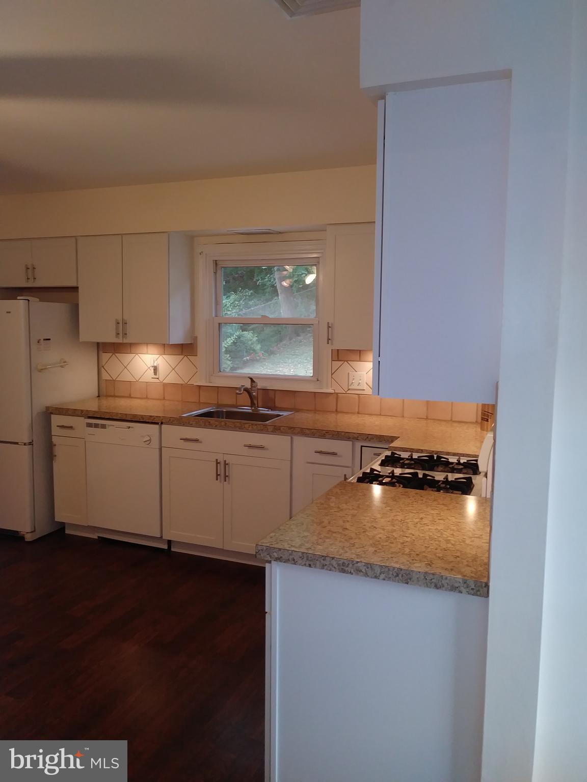 204 Glendale Road Havertown, PA 19083 - Photo 7 of 17