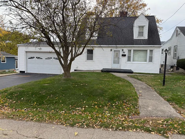 $155,000 | 909 North Hennepin Avenue, Dixon, IL 61021
