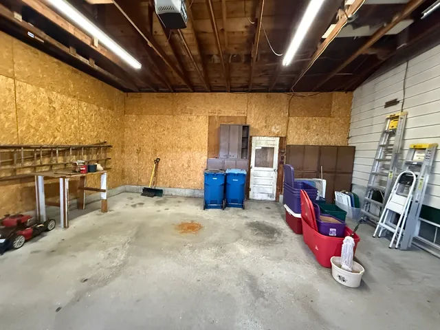 $155,000 | 909 North Hennepin Avenue, Dixon, IL 61021