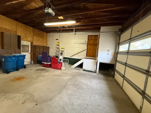 $155,000 | 909 North Hennepin Avenue, Dixon, IL 61021