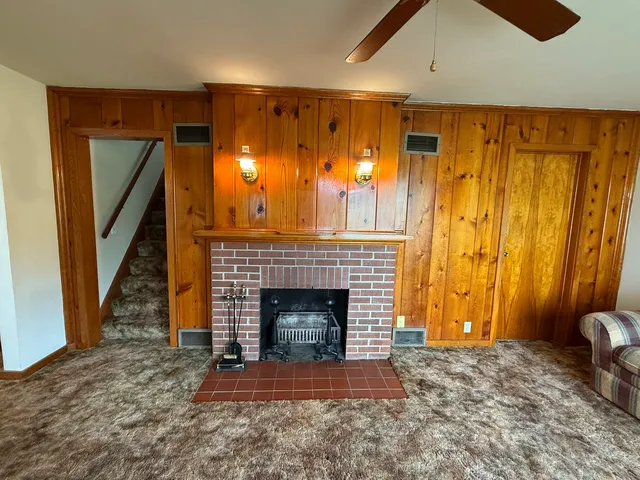 $155,000 | 909 North Hennepin Avenue, Dixon, IL 61021