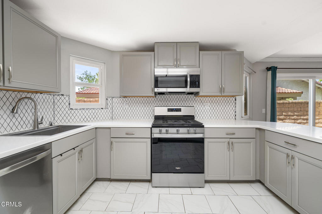 28942 Rue Daniel Santa Clarita, CA 91387 - Photo 12 of 43 DSC01643