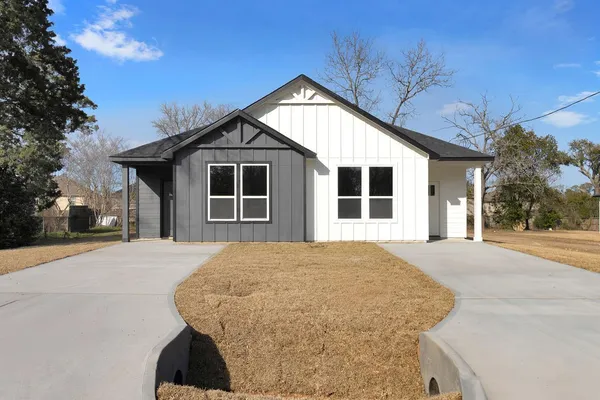 $374,000 | 106 Runnels Street, Willis, TX 77378